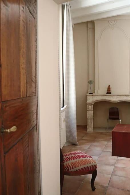 Uzes Centre Quartiers Des Arts Charme De L'Ancien Apartment Bagian luar foto
