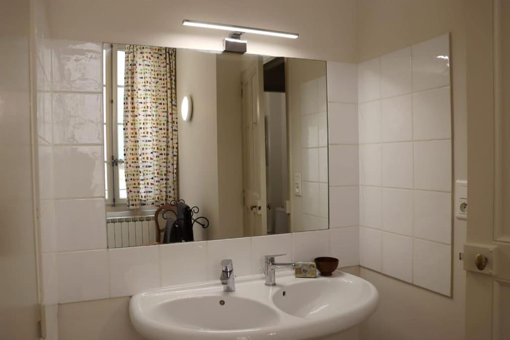 Uzes Centre Quartiers Des Arts Charme De L'Ancien Apartment Bagian luar foto